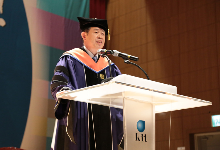 이상철 금오공대 총장 취임식.jpg