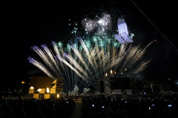 꾸미기_사본 -180724 대한민국 대표 여름 축제 “2018 포항국제불빛축제”오늘(25일) 팡파르.jpg