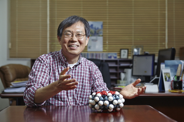 꾸미기_사본 -사진-김기문 교수님2.jpg