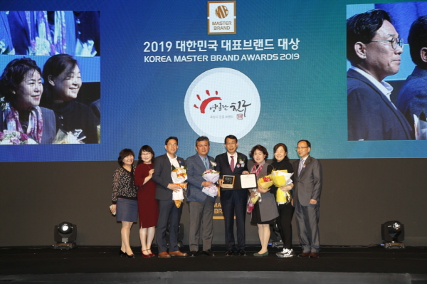 꾸미기_사본 -190417 포항시영일만 친구대한민국 대표브랜드 4년 연속 대상 선정.jpg