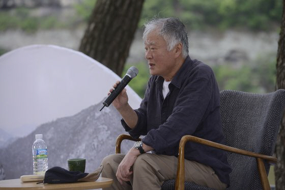 소설가 김훈.jpg