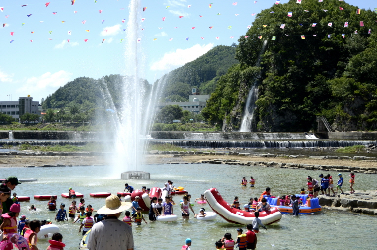 청송 강수욕장의 모습.jpg