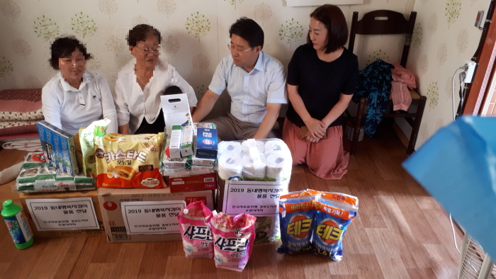 꾸미기_(제철동 2019.08.05)폭염대비 독거노인 가정방문 사진.jpg
