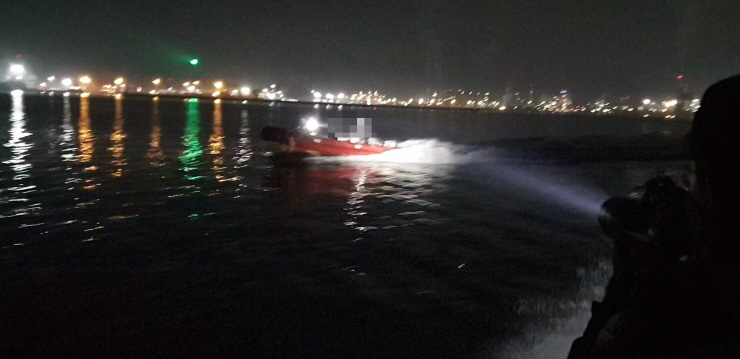 꾸미기_포항해경, 포항신항내 수산물 포획  총책 검거.jpg