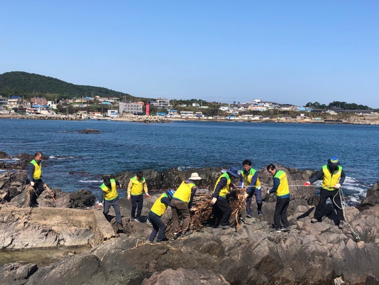 꾸미기_10월-태풍피해복구 현장지원.jpg