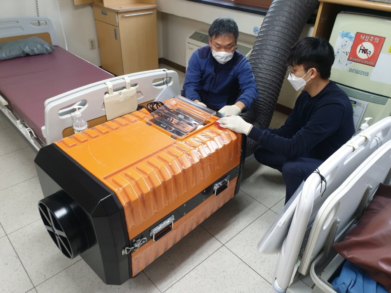 꾸미기_200303 포항시, 음압기 구입하여 포항의료원에 전달.jpg