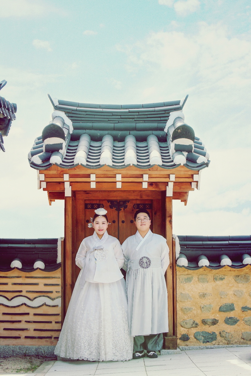 꾸미기_201019 ‘나만의 특별한 작은 결혼식’ 올해 2번째 부부 탄생.jpg