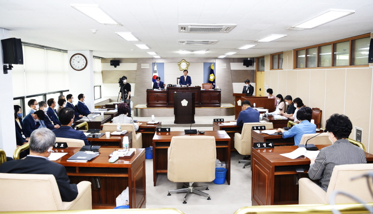 꾸미기_200610_247회 정례회 개회_의회사무과.jpg