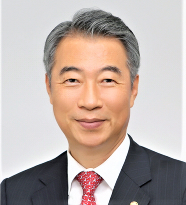 꾸미기_정종섭 한국국학진흥원장.jpg