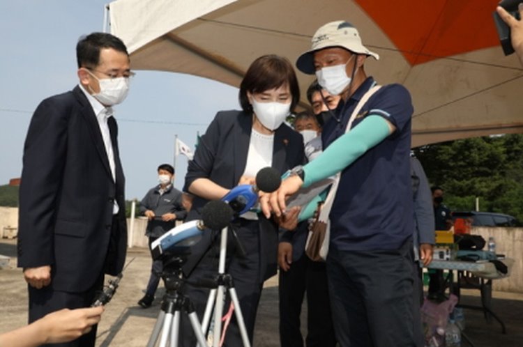 꾸미기_전현희 방문 2.jpg