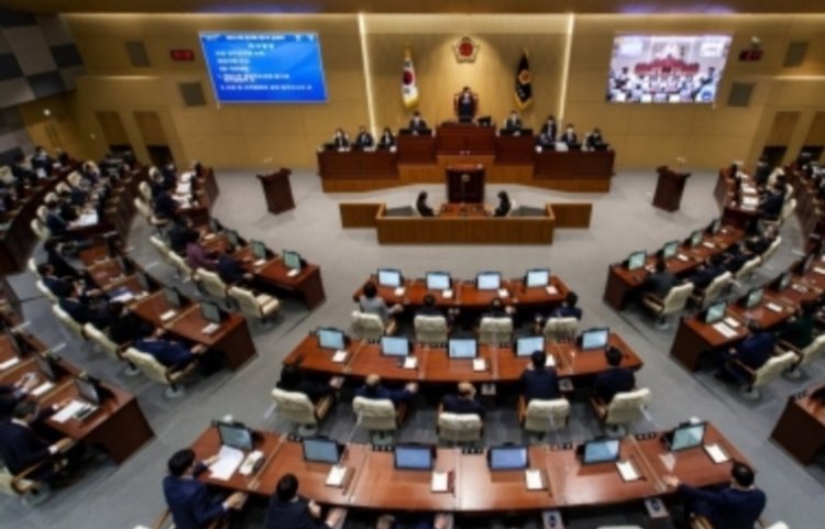 꾸미기_경북도의회 본회의.jpg