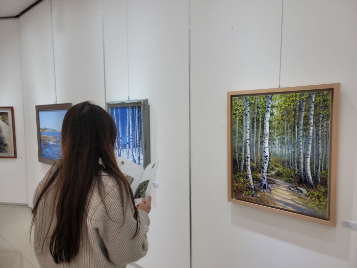 [꾸미기]4. 보도사진(관람 모습).jpg