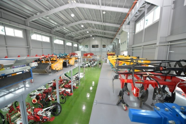 농기계 임대사업.jpg