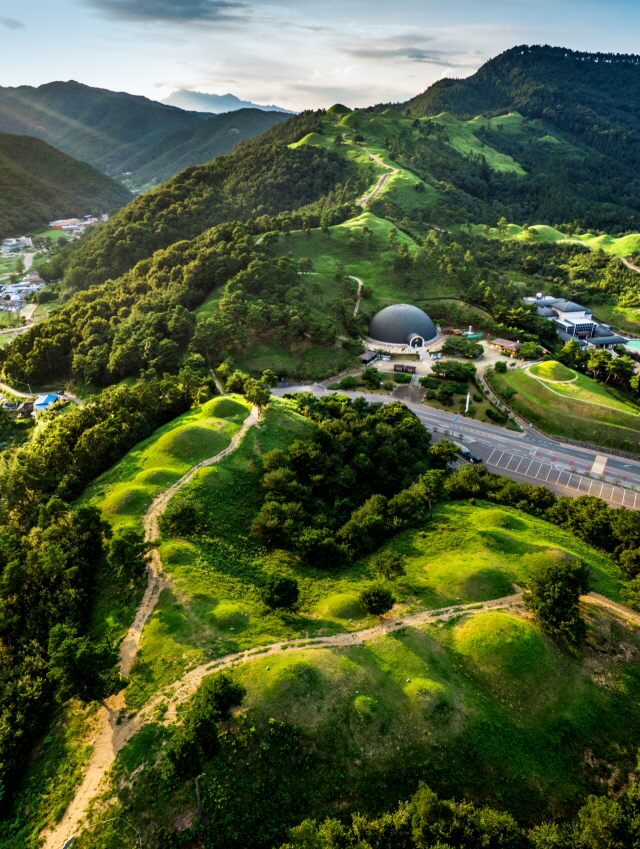 [꾸미기]고령가야고분군 실제.jpg